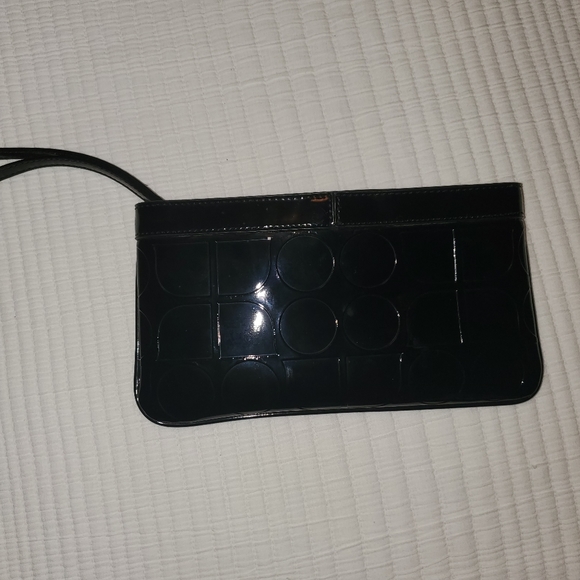 EUC Kate Spade Wristlet (In excellent condition) - Picture 7 of 8